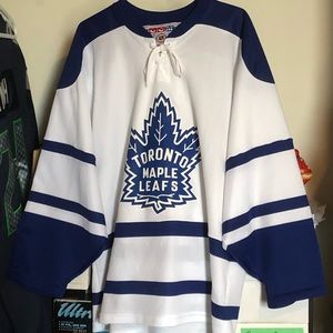 Retro Toronto Maple Leafs jersey mens medium